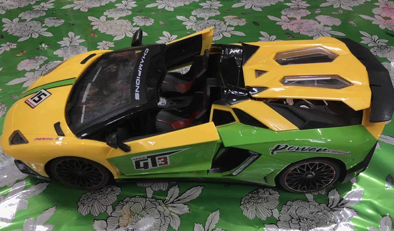 super-car-mau-vang-2