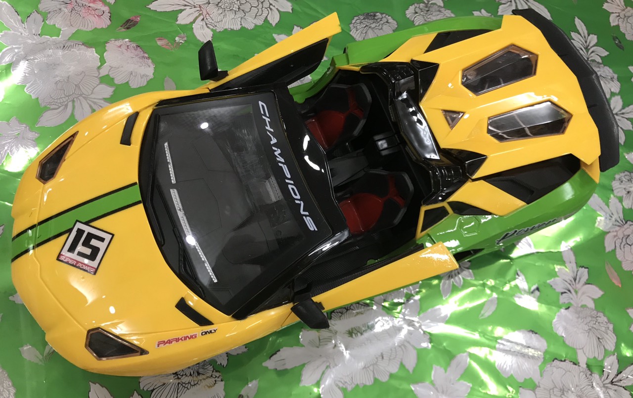 super-car-mau-vang-3